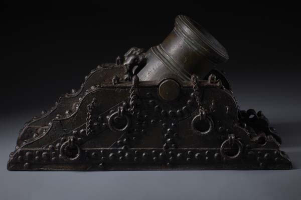 Kanonen und M�rser